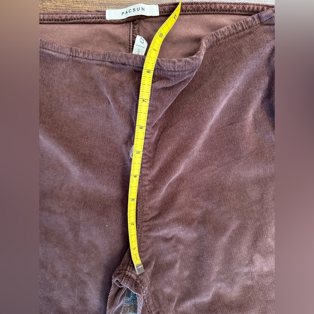 Pacsun Brown Corduroy Low Rise
Flare Pants size 27 great condition side zip - Picture 11 of 17